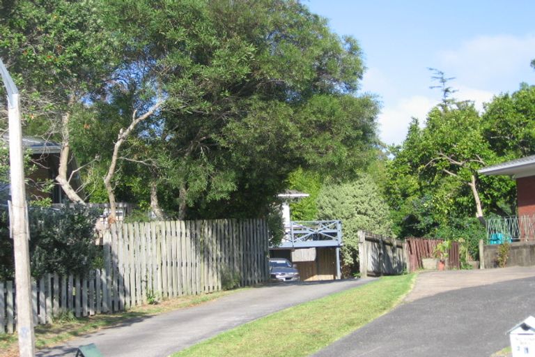 Photo of property in 2/3 Hatherlow Street, Glenfield, Auckland, 0629
