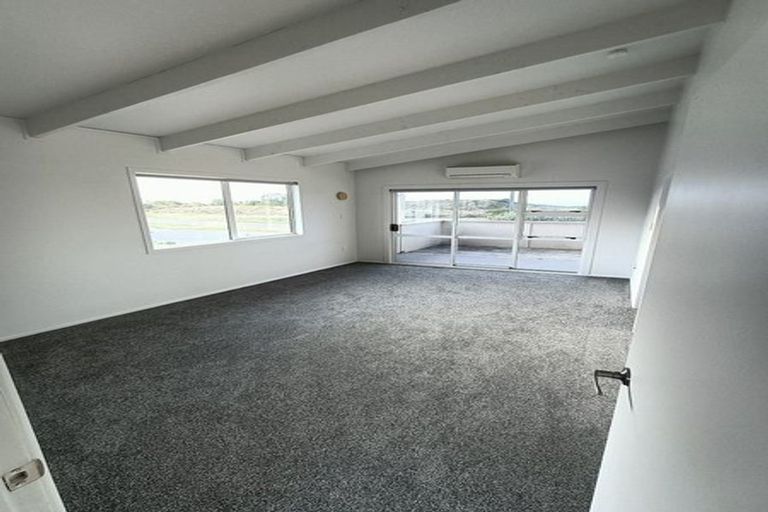 Photo of property in 828a Papamoa Beach Road, Papamoa Beach, Papamoa, 3118