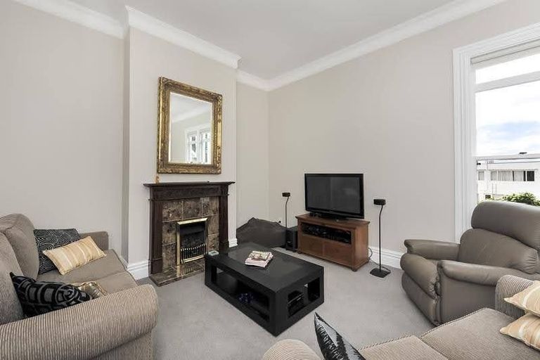 Photo of property in 23 Portland Crescent, Thorndon, Wellington, 6011