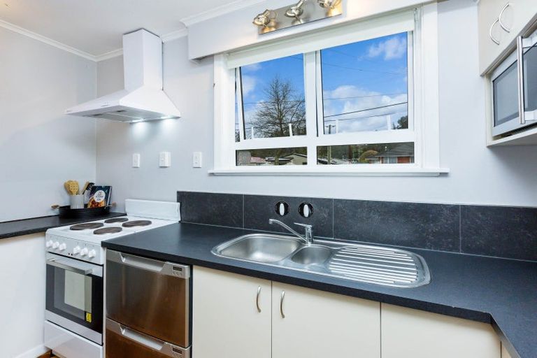 Photo of property in 40 Moeraki Road, Maoribank, Upper Hutt, 5018