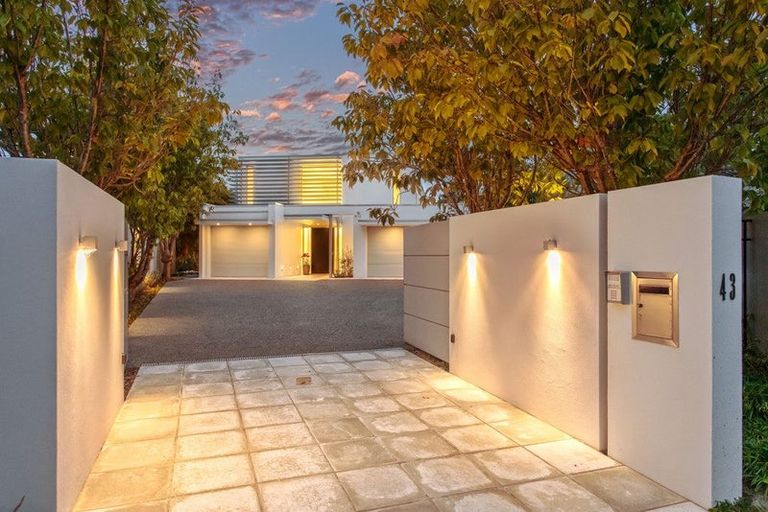 Photo of property in 43 Totara Street, Fendalton, Christchurch, 8041