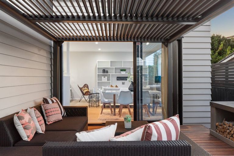 Photo of property in 4 Livingstone Street, Milford, Auckland, 0620