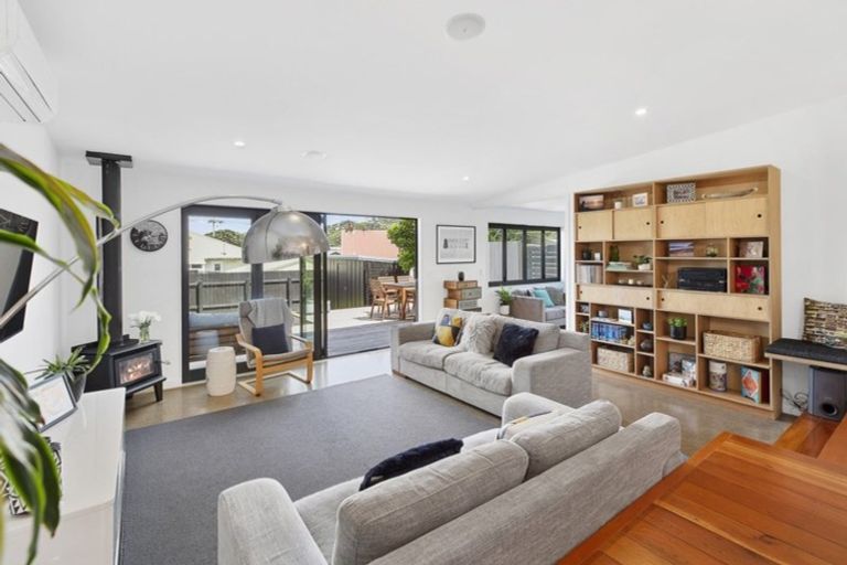 Photo of property in 60 Lonsdale Crescent, Rongotai, Wellington, 6022