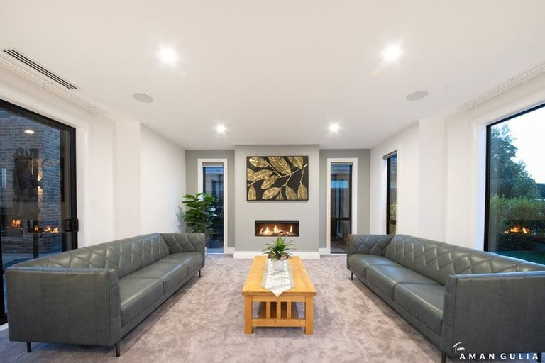 Photo of property in 16 Ruxton Road, Wainui, 0932