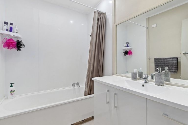 Photo of property in 54 Mount View Road, Melville, Hamilton, 3206