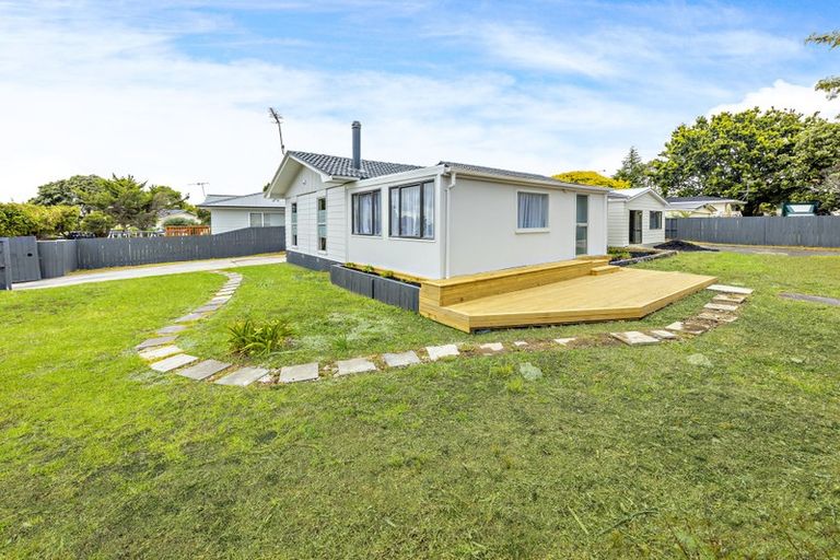 Photo of property in 3 Sandrine Avenue, Clover Park, Auckland, 2019