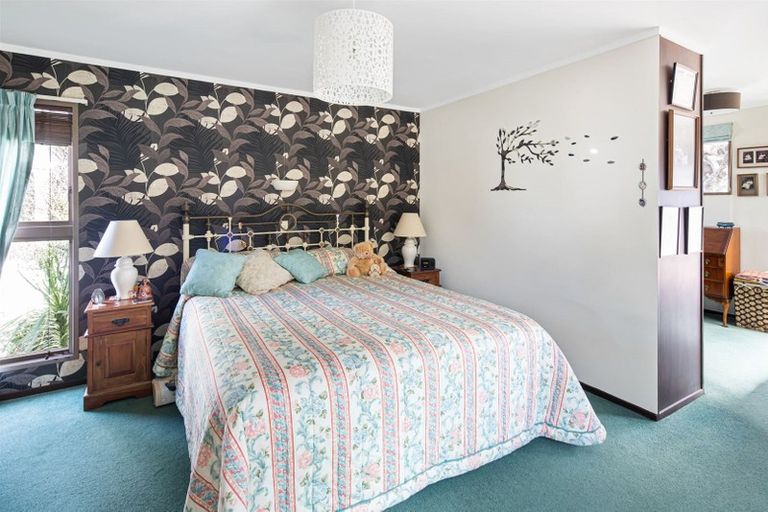 Photo of property in 52 Highbury Road, Highbury, Wellington, 6012