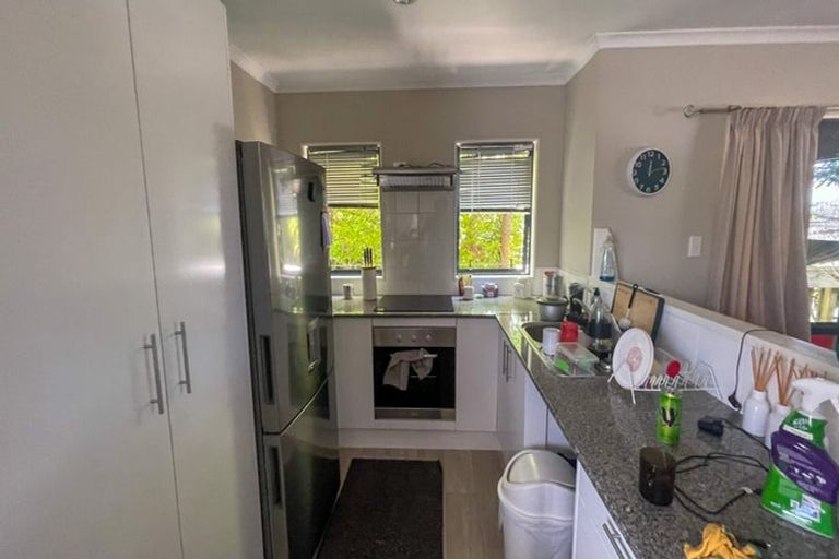 Photo of property in 6a Aldern Road, Massey, Auckland, 0614