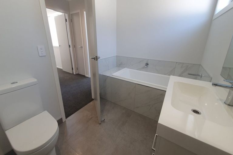 Photo of property in 30 Pateke Drive, Kenepuru, Porirua, 5022