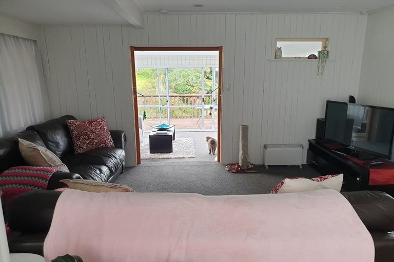 Photo of property in 36 Larsen Crescent, Tawa, Wellington, 5028