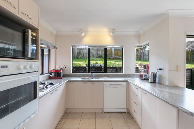 Photo of property in 13 Rathmar Drive, Manurewa, Auckland, 2105