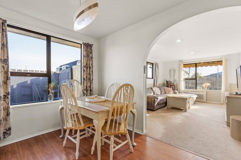Photo of property in 2/2 Mchaffies Place, Wainoni, Christchurch, 8061