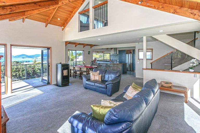 Photo of property in 5 Tirinui Crescent, Tairua, 3508