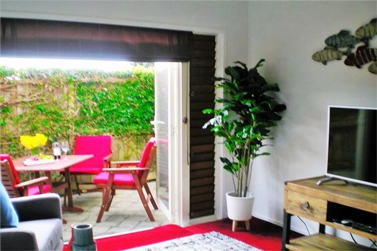 Photo of property in 118b Fourth Avenue, Tauranga, 3110