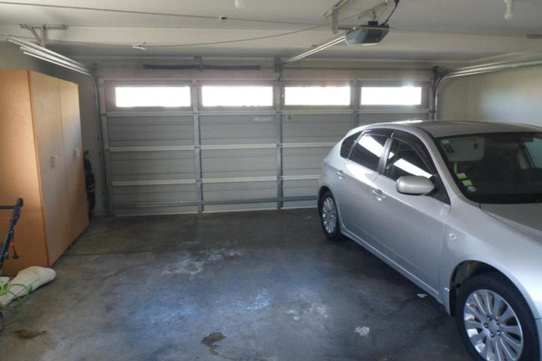 Photo of property in 40 Waverton Terrace, Churton Park, Wellington, 6037