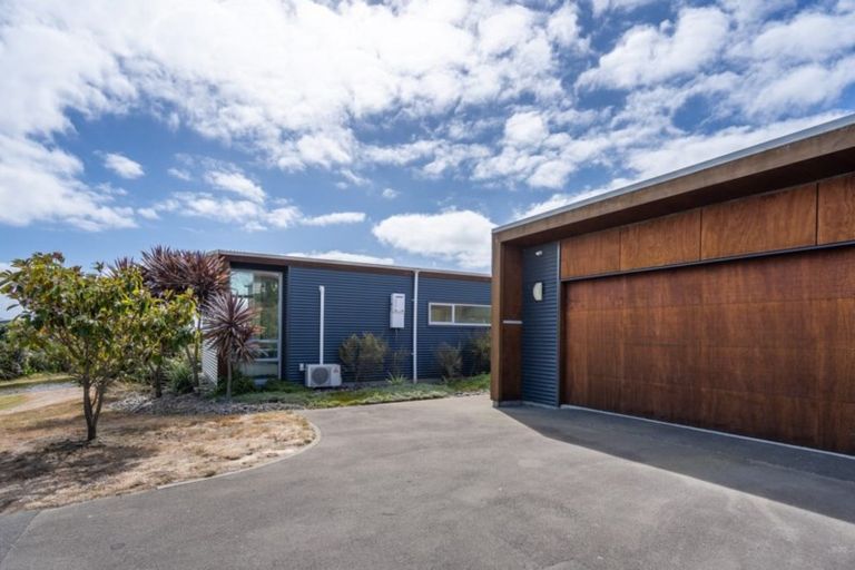 Photo of property in 40 Raukawa Road, Peka Peka, Waikanae, 5391