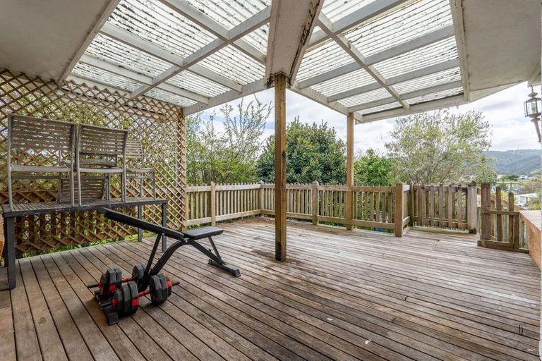 Photo of property in 17 Derrick Road, Kawakawa, 0210