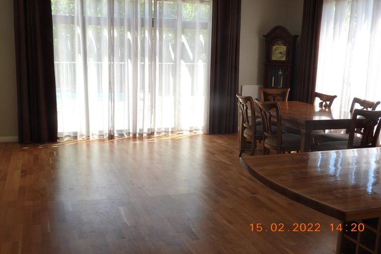 Photo of property in 6 David Beattie Place, Chatswood, Auckland, 0626