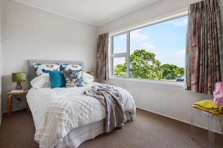 Photo of property in 1/52 Galsworthy Place, Bucklands Beach, Auckland, 2014