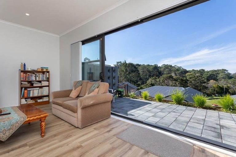 Photo of property in 23 William Calvert Drive, Swanson, Auckland, 0614