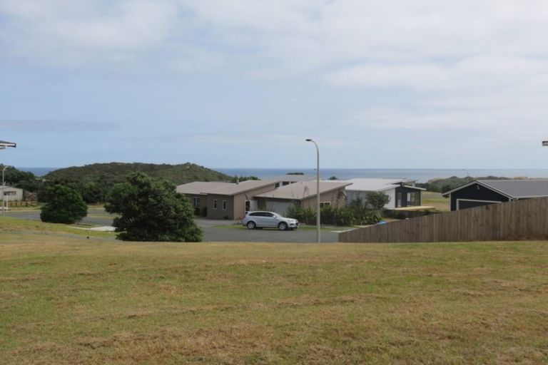 Photo of property in 6 Tua Tua Place, Baylys Beach, Dargaville, 0377