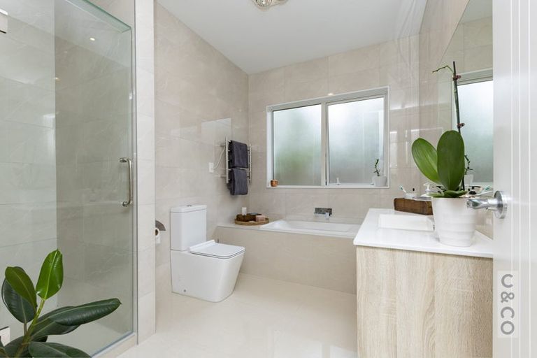 Photo of property in 14 Dinning Road, Riverhead, 0820