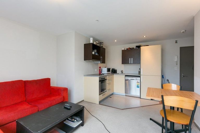 Photo of property in Dual Apartments, 511/142 Vivian Street, Te Aro, Wellington, 6011