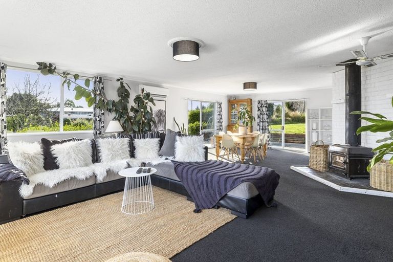 Photo of property in 15 Green Island Bush Road, Blackhead, Dunedin, 9076