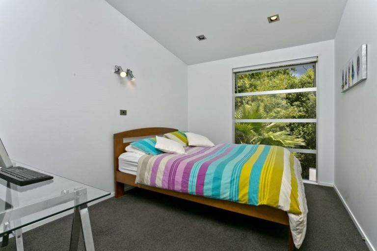 Photo of property in 16c Charmaine Road, Torbay, Auckland, 0630