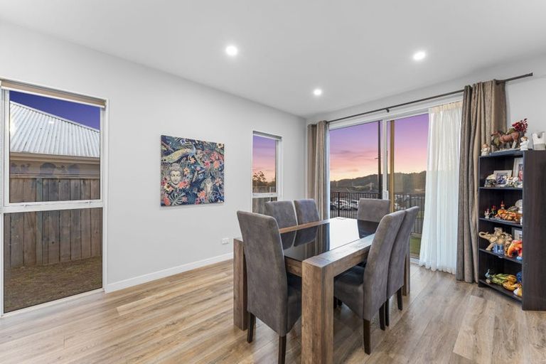 Photo of property in 10 Barrique Road, Kumeu, 0810