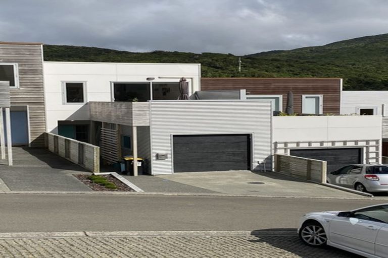 Photo of property in 30 Saddleback Grove, Karori, Wellington, 6012