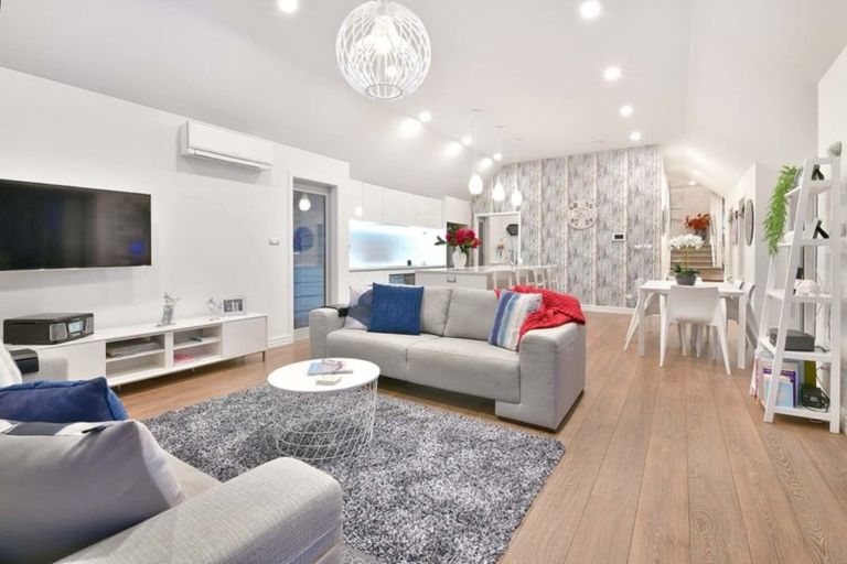 Photo of property in 110 Vipond Road, Stanmore Bay, Whangaparaoa, 0932