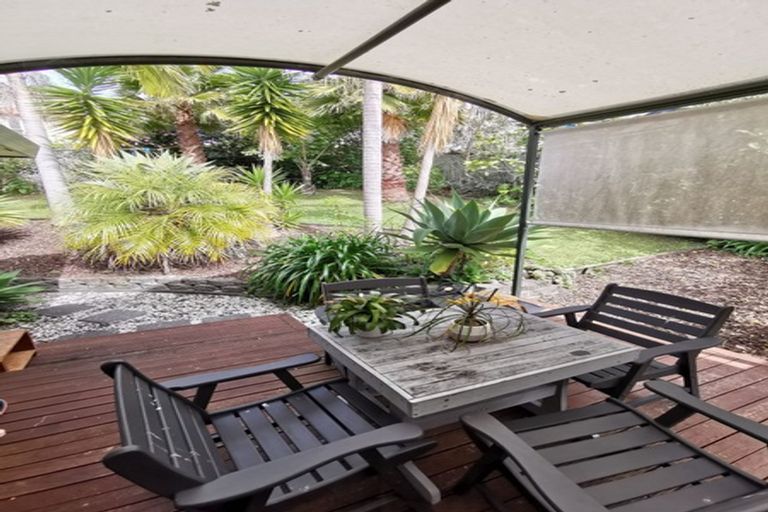 Photo of property in 58 Hogarth Rise, West Harbour, Auckland, 0618
