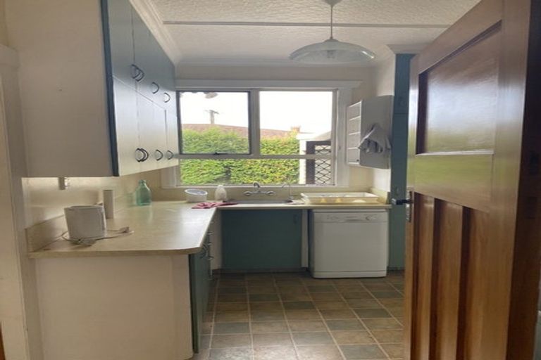 Photo of property in 17c Huatoki Street, Vogeltown, New Plymouth, 4310