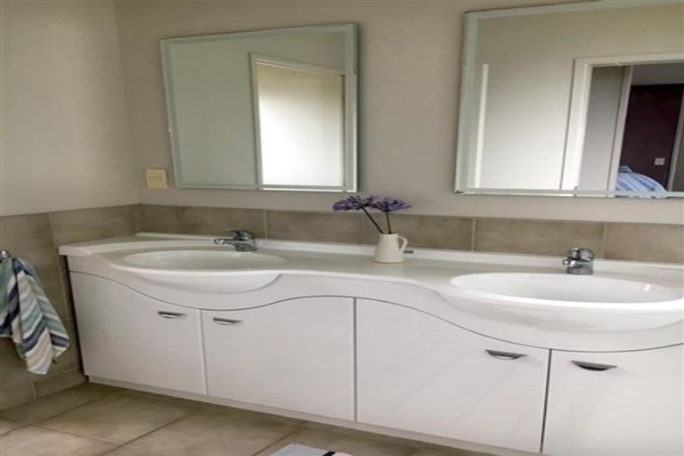 Photo of property in 38 Lax Crescent, Leigh, 0985