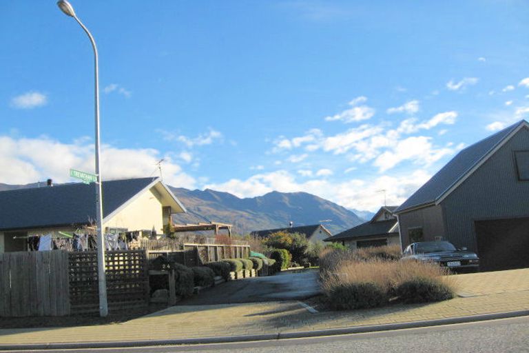 Photo of property in 24 Kings Drive, Wanaka, 9305