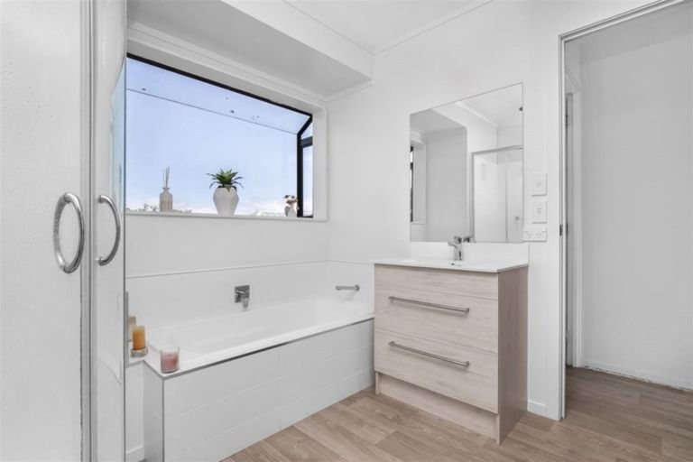 Photo of property in 173 Finlayson Avenue, Clendon Park, Auckland, 2103