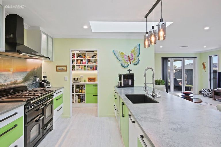 Photo of property in 14 Deans Place, Amberley, 7410