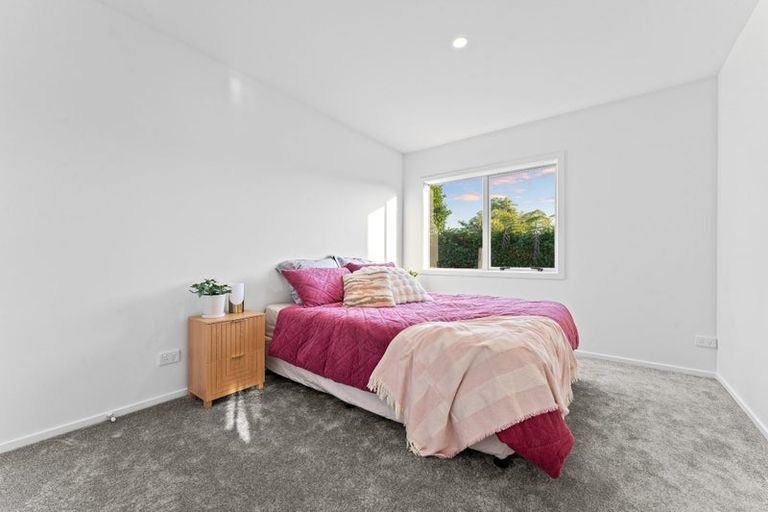 Photo of property in 23b Woodglen Road, Glen Eden, Auckland, 0602
