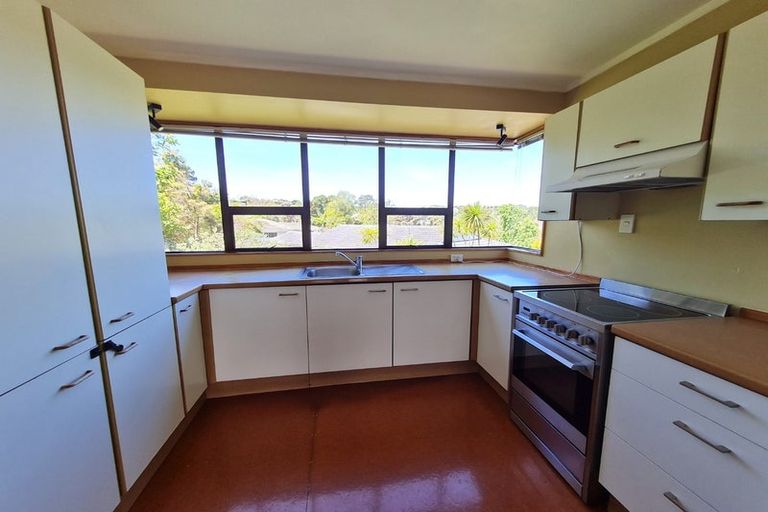 Photo of property in 2/6 Mcquoid Place, Glenfield, Auckland, 0629