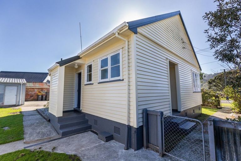 Photo of property in 34 Monro Street, Cobden, Greymouth, 7802