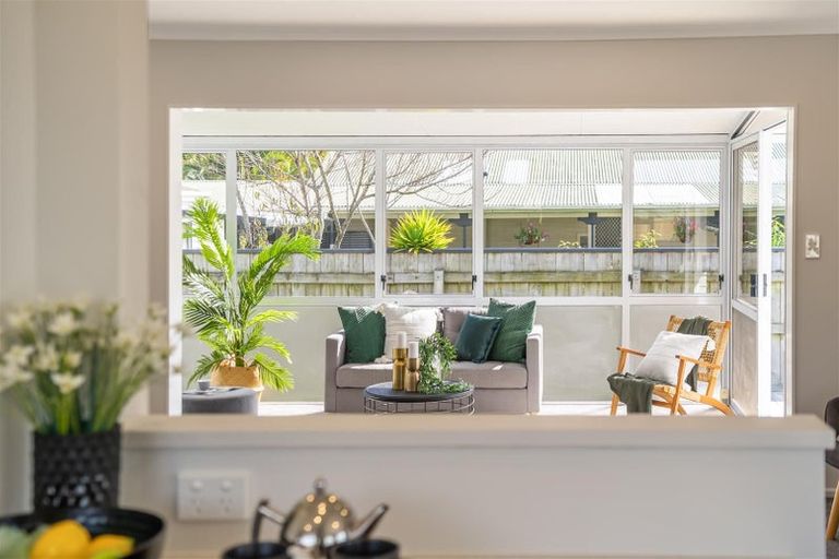 Photo of property in 5a Totara Park Road, Clouston Park, Upper Hutt, 5018