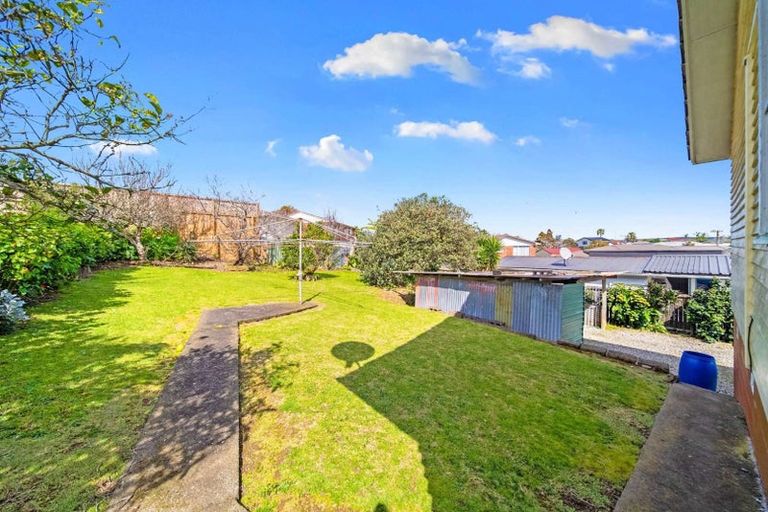 Photo of property in 8 Plumley Crescent, Mangere, Auckland, 2022