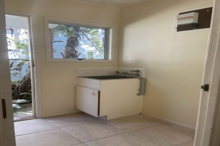 Photo of property in 103 Spinella Drive, Bayview, Auckland, 0629