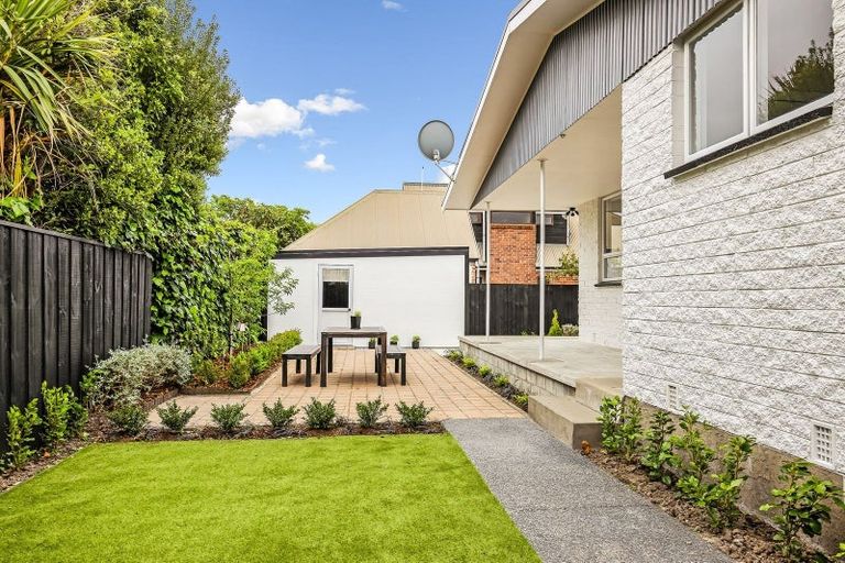 Photo of property in 2/15a Bennett Street, Saint Albans, Christchurch, 8052