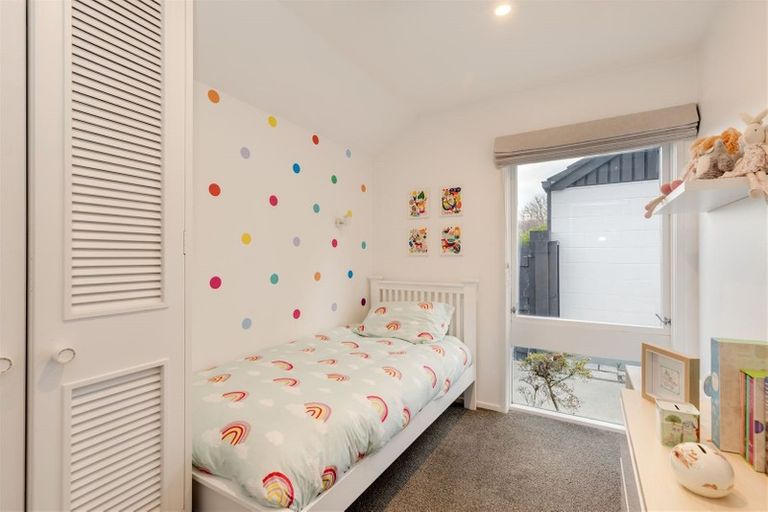 Photo of property in 2 Rutherglen Avenue, Ilam, Christchurch, 8041