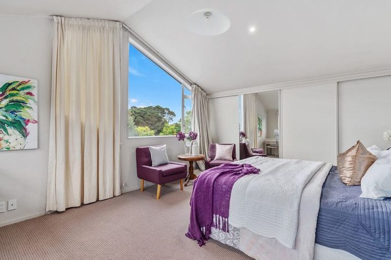 Photo of property in 20 Chester Avenue, Greenhithe, Auckland, 0632