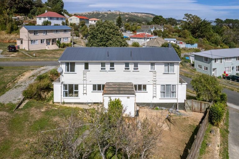 Photo of property in 1a-b Devon Place, Cannons Creek, Porirua, 5024