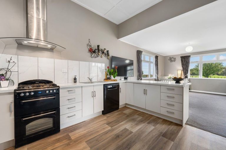 Photo of property in 986 Halcombe Road, Halcombe, Feilding, 4779