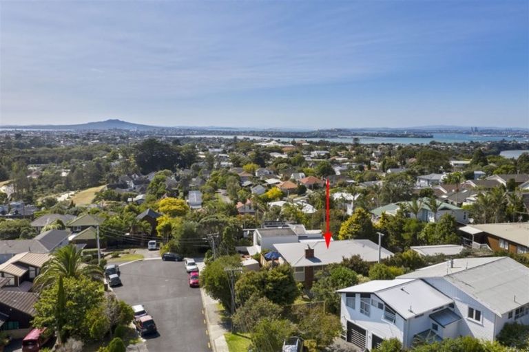 Photo of property in 19 Zion Road, Birkenhead, Auckland, 0626